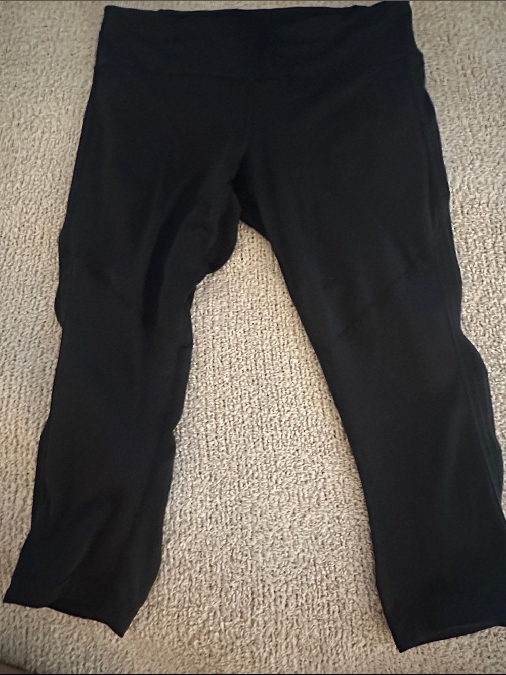 Lululemon size 8 black 21’ inseam leggings. Have ribbed design on bottom of leg